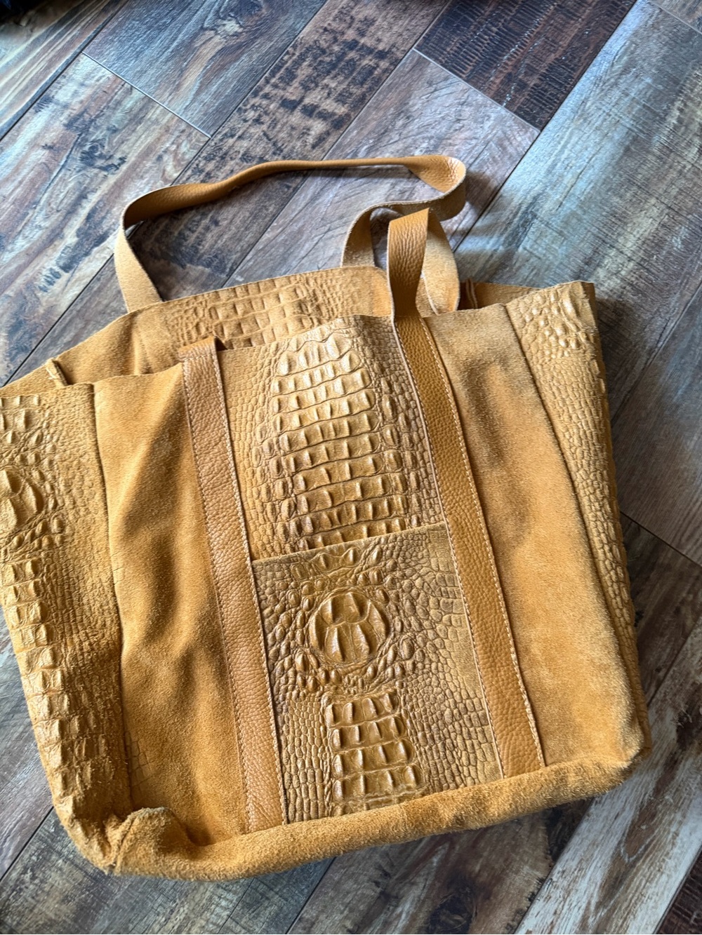Pre-loved CROC leather Women’s Suede inside Tote Bag in Mustard